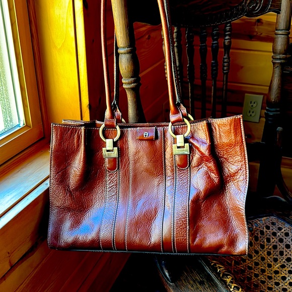 Etienne Aigner shoulder or sachet bag - Picture 1 of 10